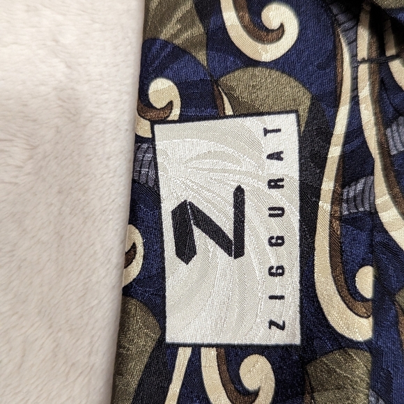 ZIGGURAT Longs Mulberry Neckwear Mens Designer Ties 100% Silk. Made in USA - Picture 6 of 11